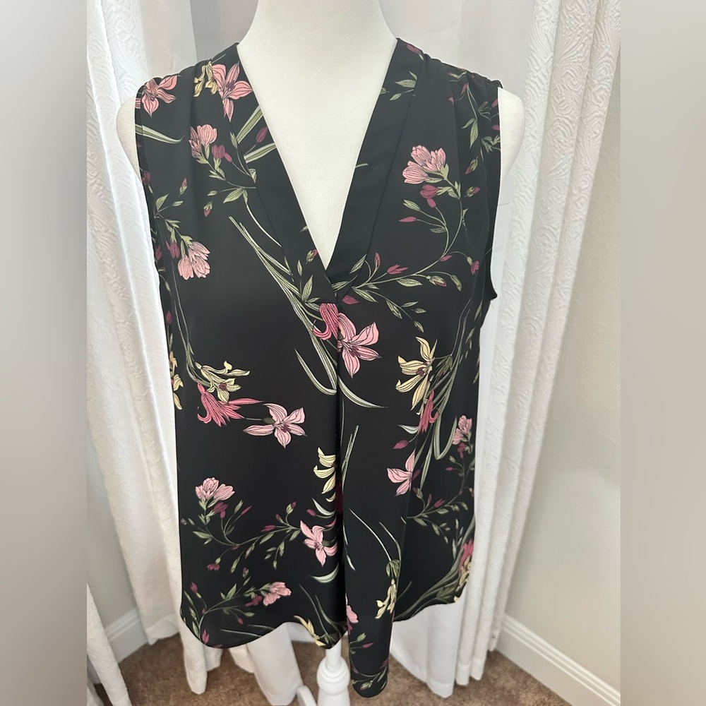 Sleeveless floral Vince Camuto top.